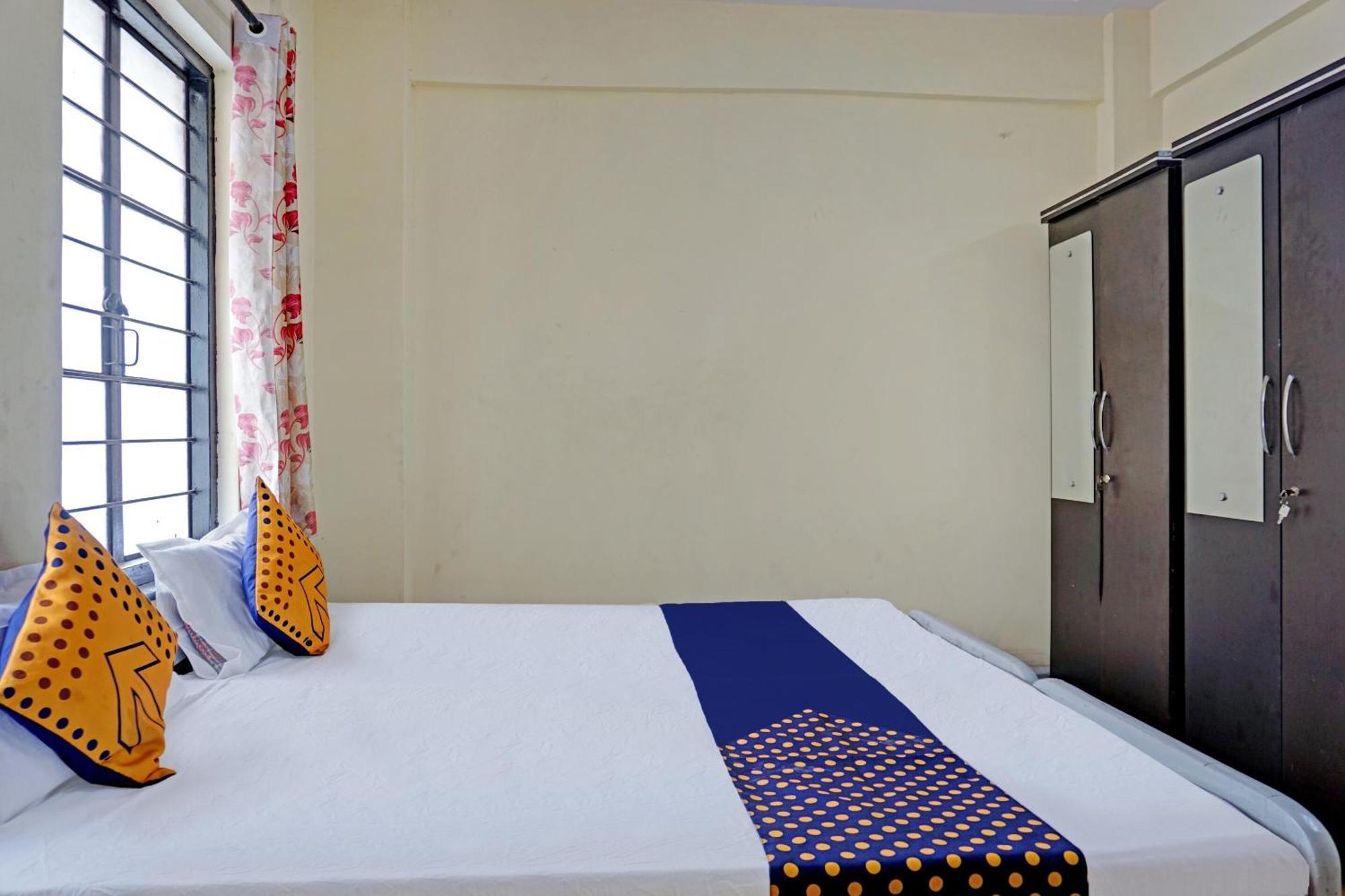 Spot On Hotel Prakash Residency, Near Hanuman Gym Ajmera Colony, Pimpri Екстер'єр фото