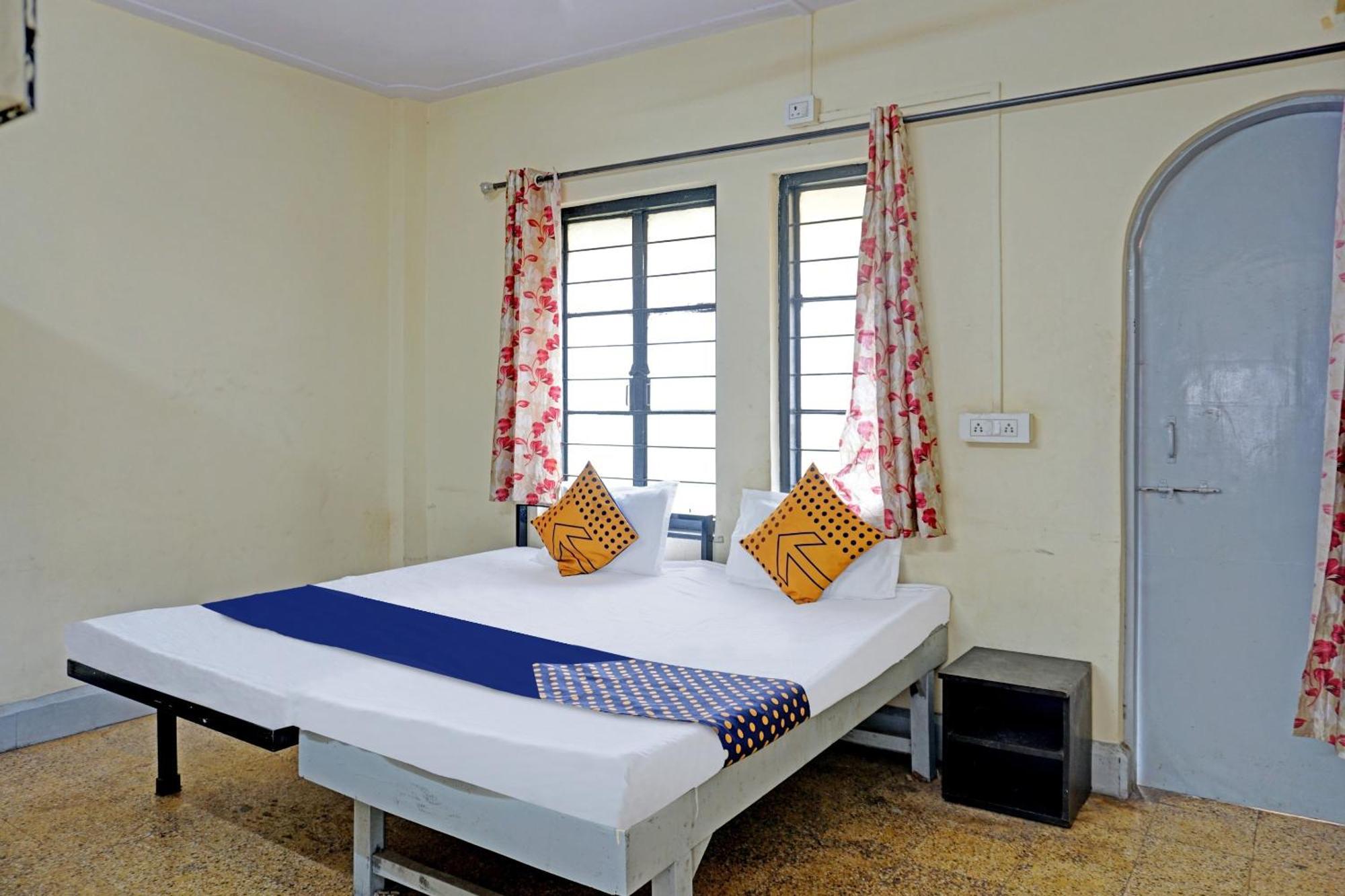 Spot On Hotel Prakash Residency, Near Hanuman Gym Ajmera Colony, Pimpri Екстер'єр фото