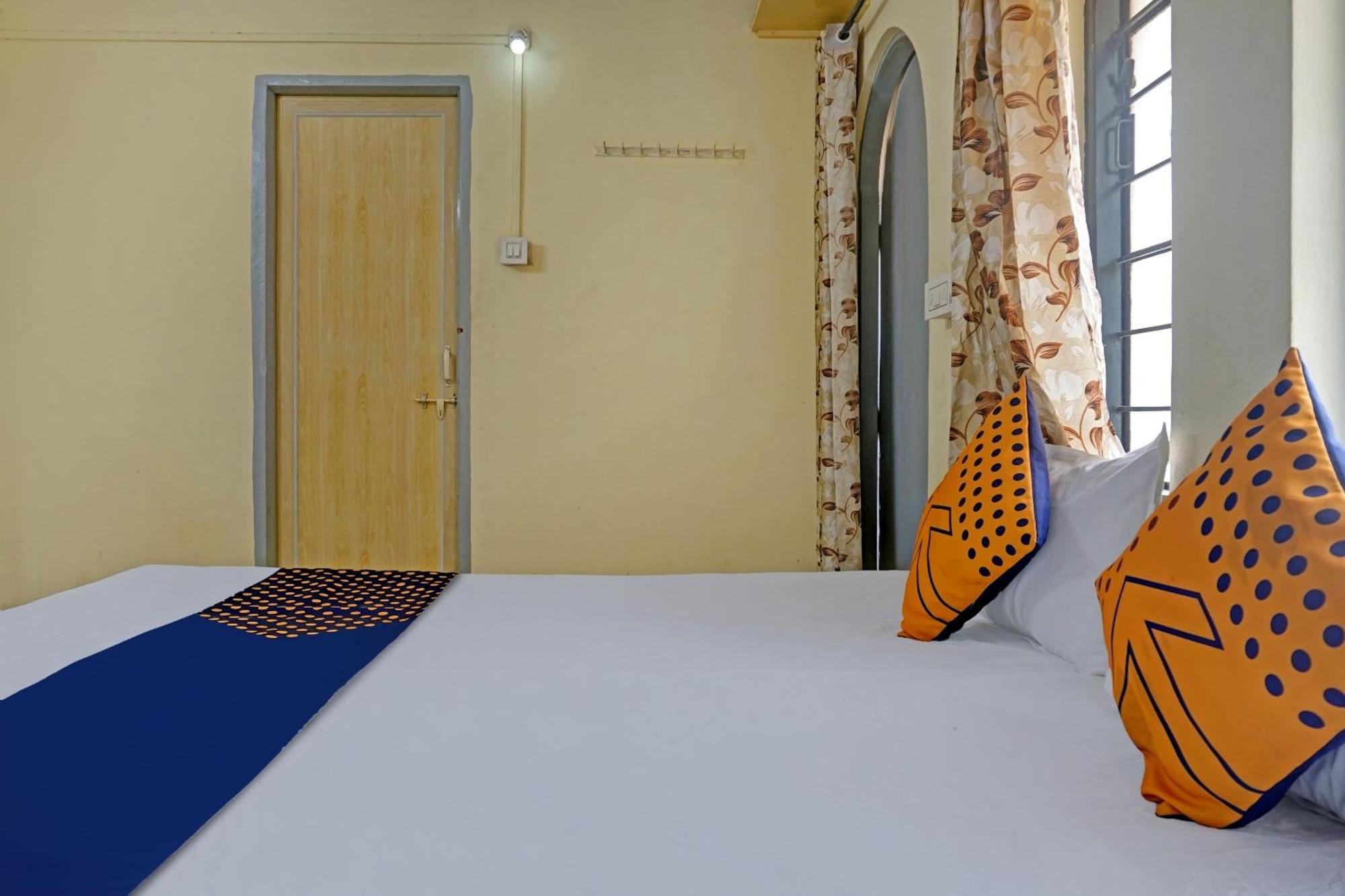 Spot On Hotel Prakash Residency, Near Hanuman Gym Ajmera Colony, Pimpri Екстер'єр фото